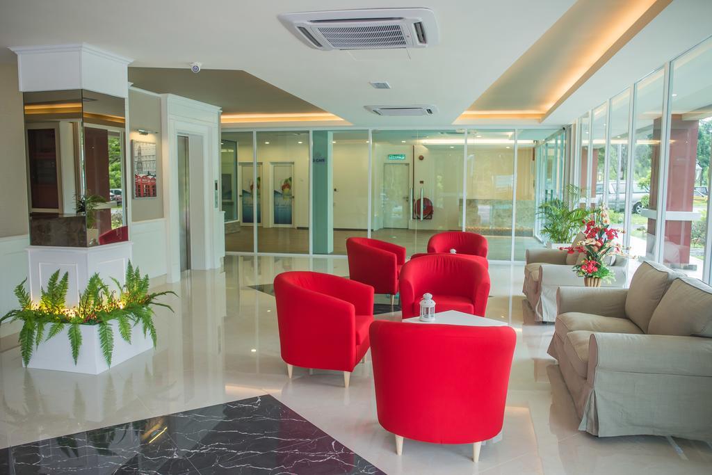 Qlassic Hotel Sepang Buitenkant foto